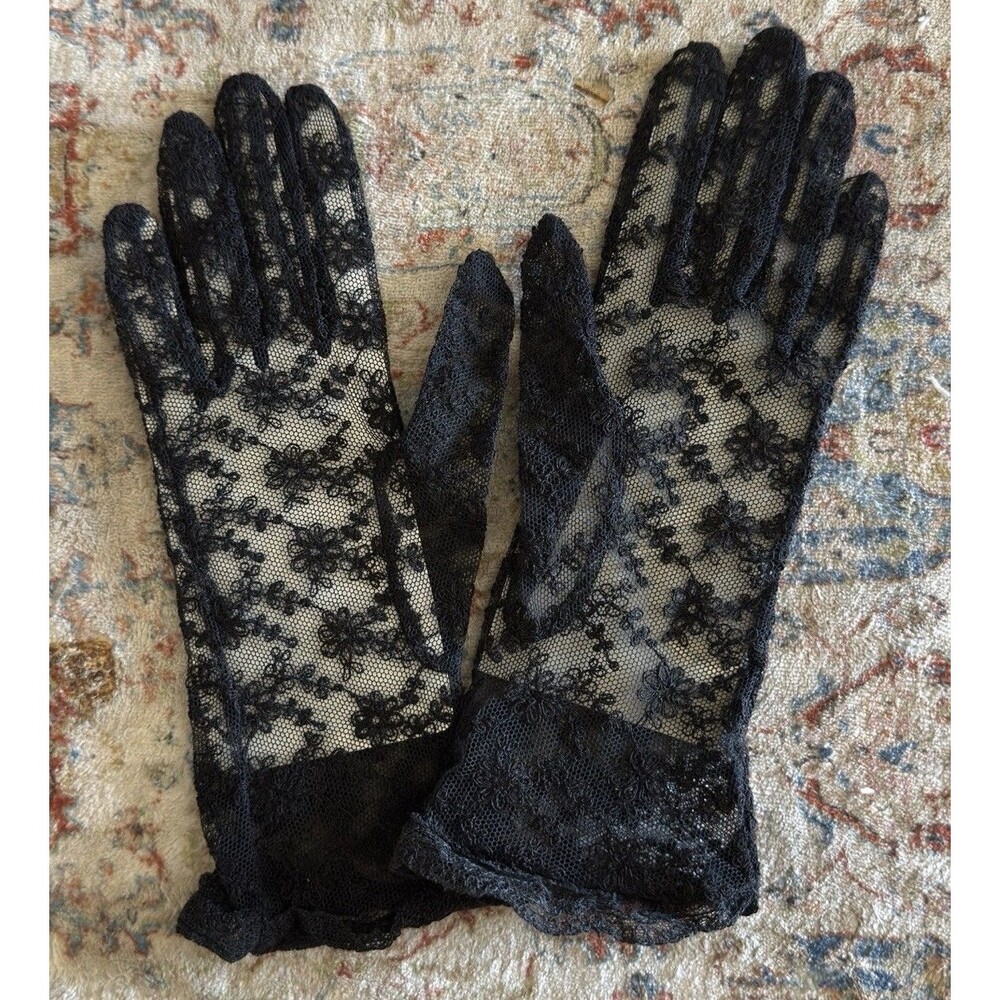 Vintage Black Corded Floral Lace Sheer Net Wrist Gloves Halloween 1950’s Style